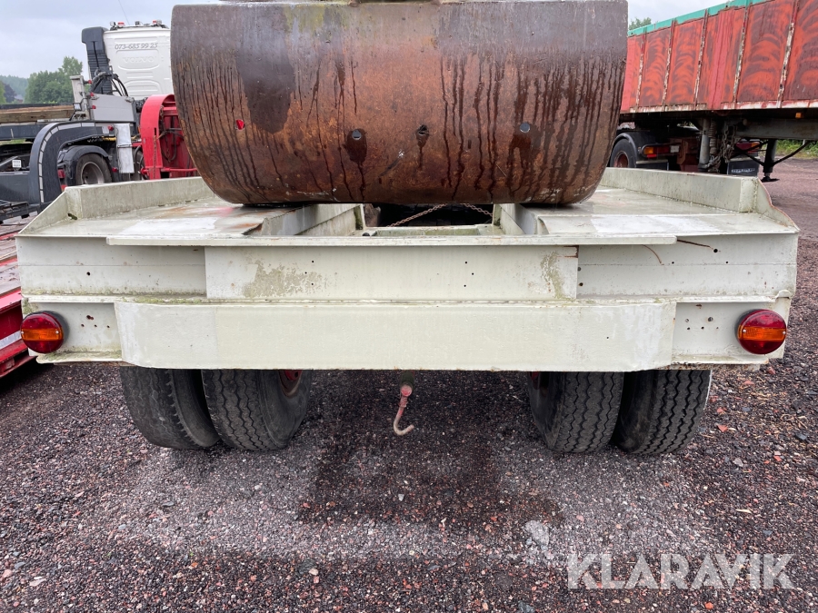 Grävmaskin Åkerman H7B med maskintrailer