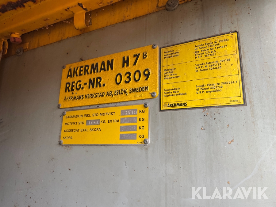 Grävmaskin Åkerman H7B med maskintrailer