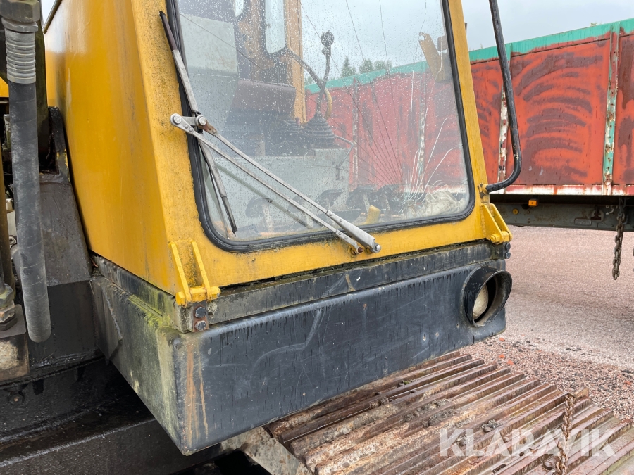 Grävmaskin Åkerman H7B med maskintrailer