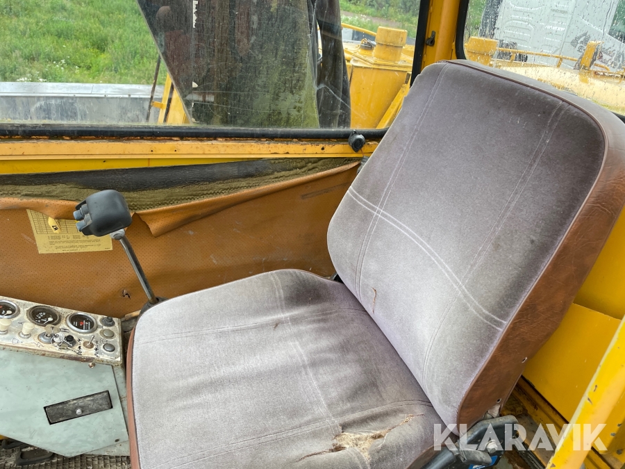 Grävmaskin Åkerman H7B med maskintrailer
