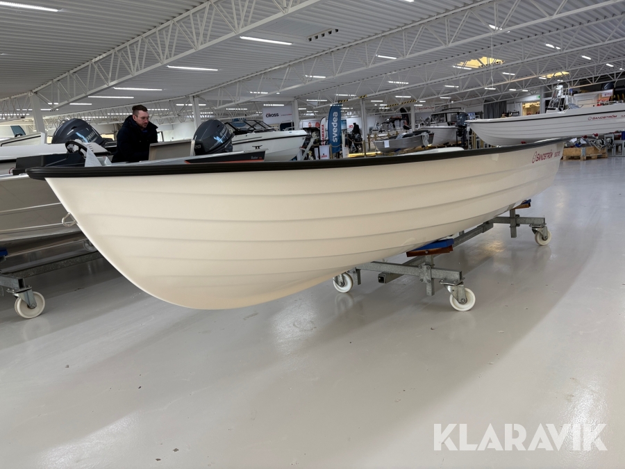 Båt Sandstöm Basic 425