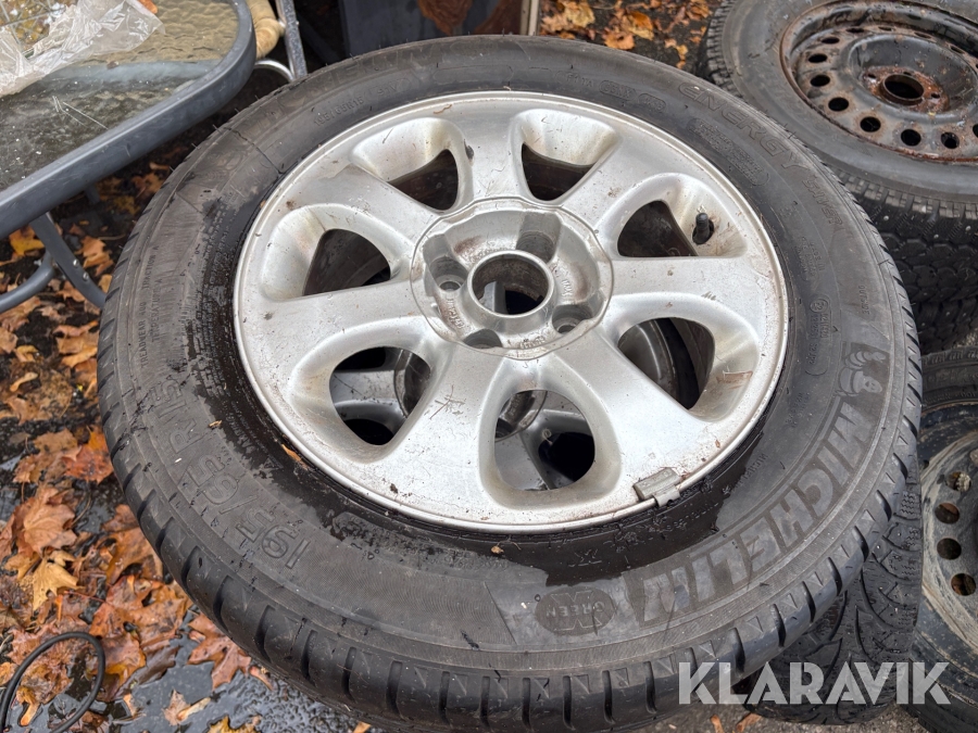 Däck med aluminiumfälg Michelin Energy Saver 195/65 R 17 8 st
