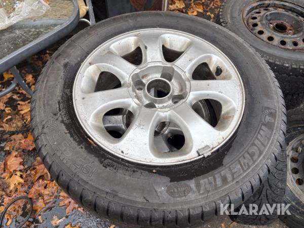 Däck med aluminiumfälg Michelin Energy Saver 195/65 R 17 8 st