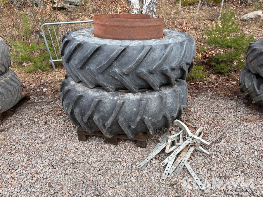 Dubbelmontage 18,4R34