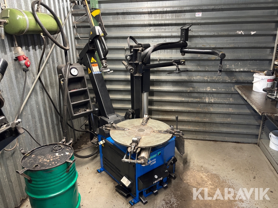 Däckmaskin Hofmann Monty 3300 GP Racing 3PH med hjälparmar och shockluftning