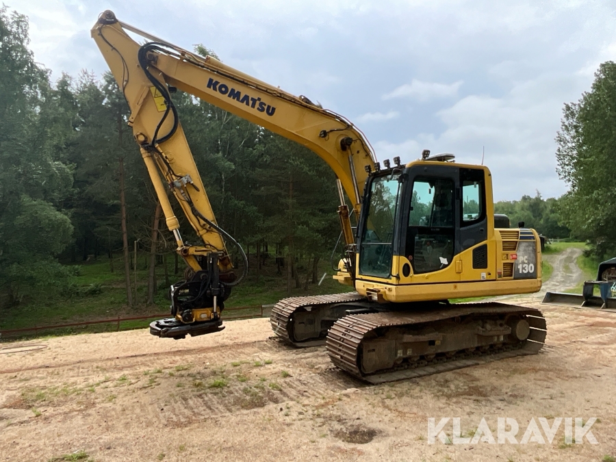 Grävmaskin Komatsu PC130-8 med tiltrotator