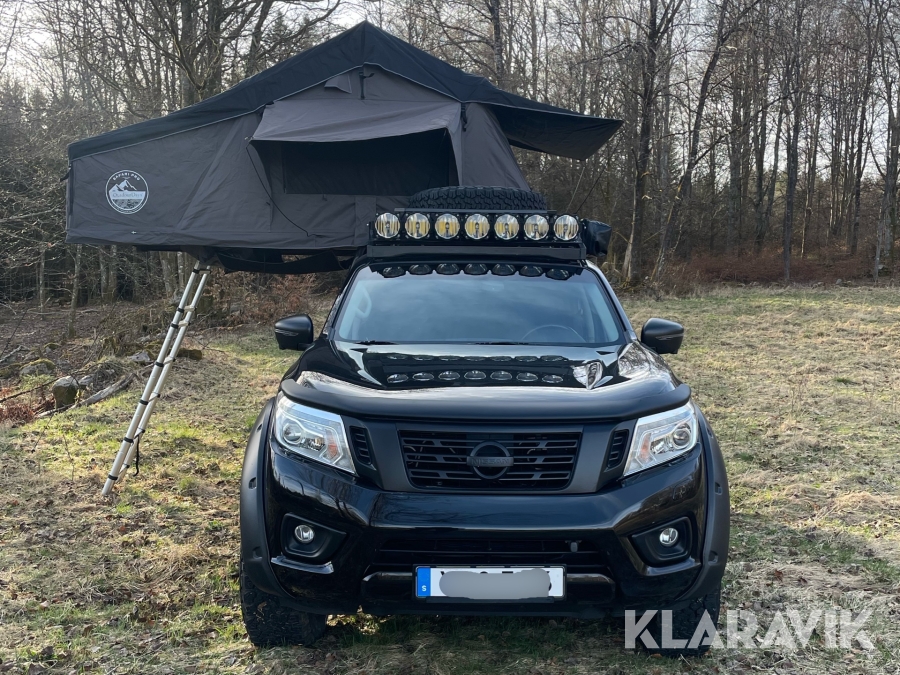 Pickup Nissan Navara 2.3 dci 4x4 med taktält