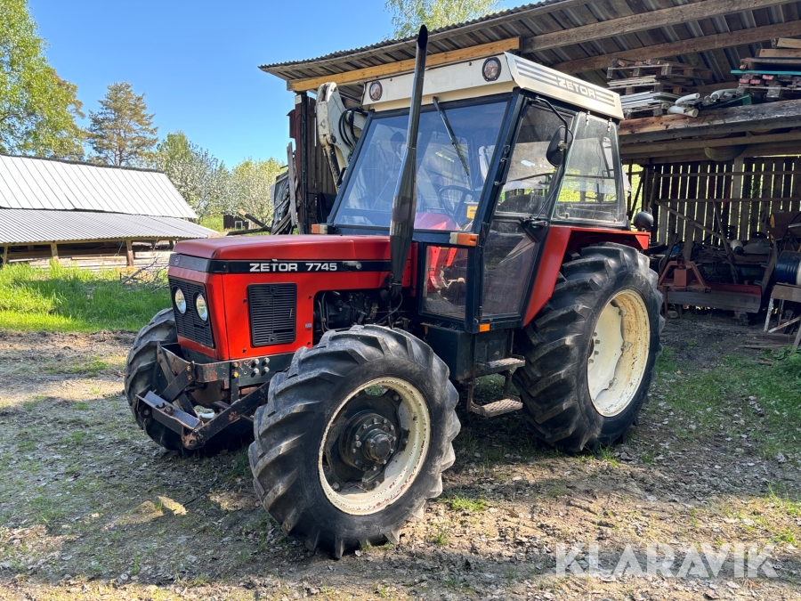 Traktor Zetor 7745