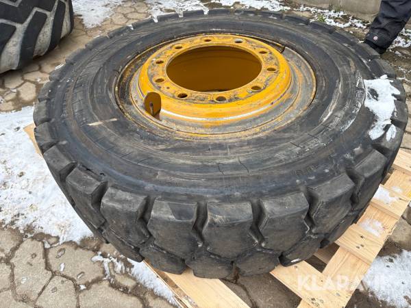 Entreprenaddäck med fälg Trelleborg NHS 16P.R