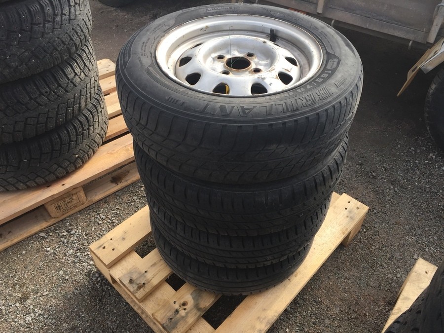 4st Däck med fälg till Skoda pickup