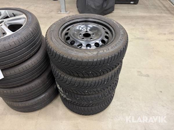 Däck & fälgar Goodyear UG ICE 2 205/60R16