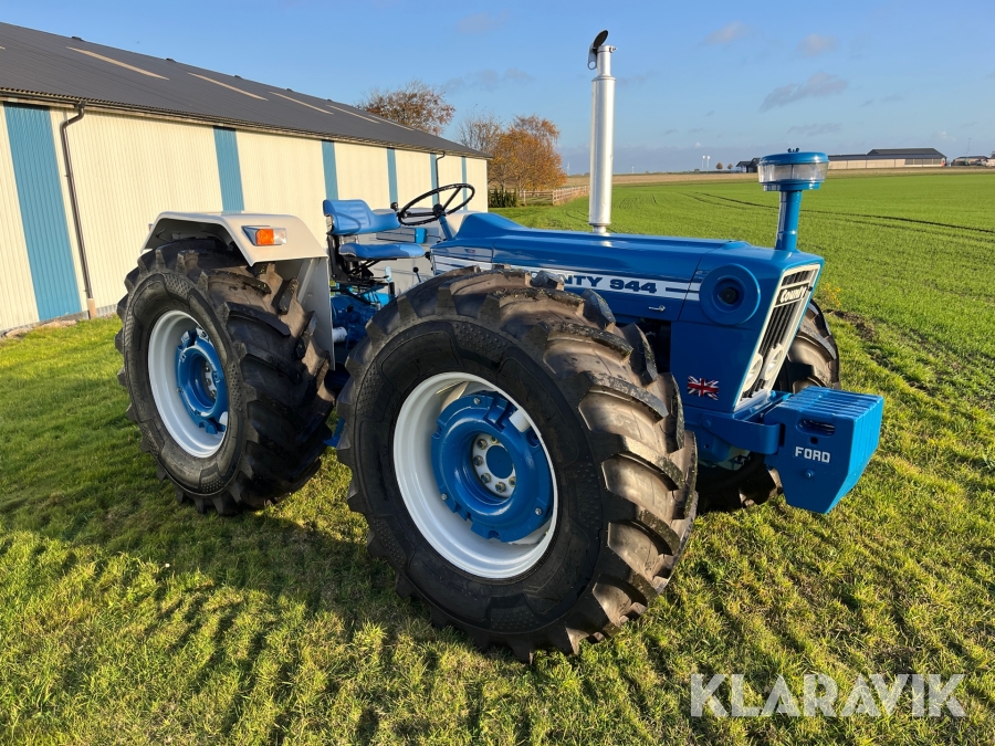 Veterantraktor Ford County 944