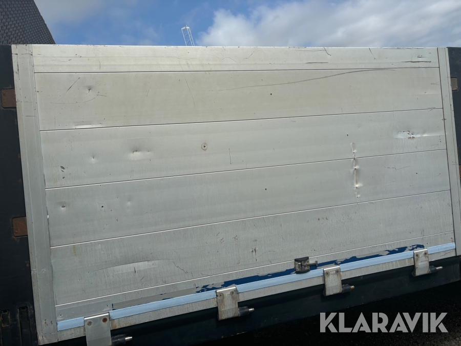 Lastväxlarflak med bakggavelslift, Vänersborg, Klaravik aukt