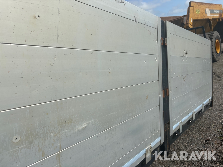 Lastväxlarflak med bakggavelslift, Vänersborg, Klaravik aukt