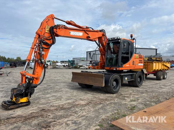 Hjulgrävare Doosan DX160W-3 kärra plus flera redskap