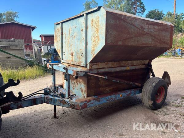 Bygelkärra Överum med flera burkar/flak