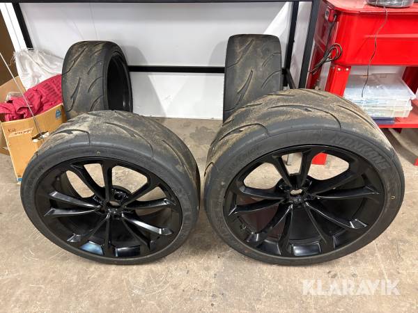 Däck på fälg till McLaren Nankang 285/35Z R20