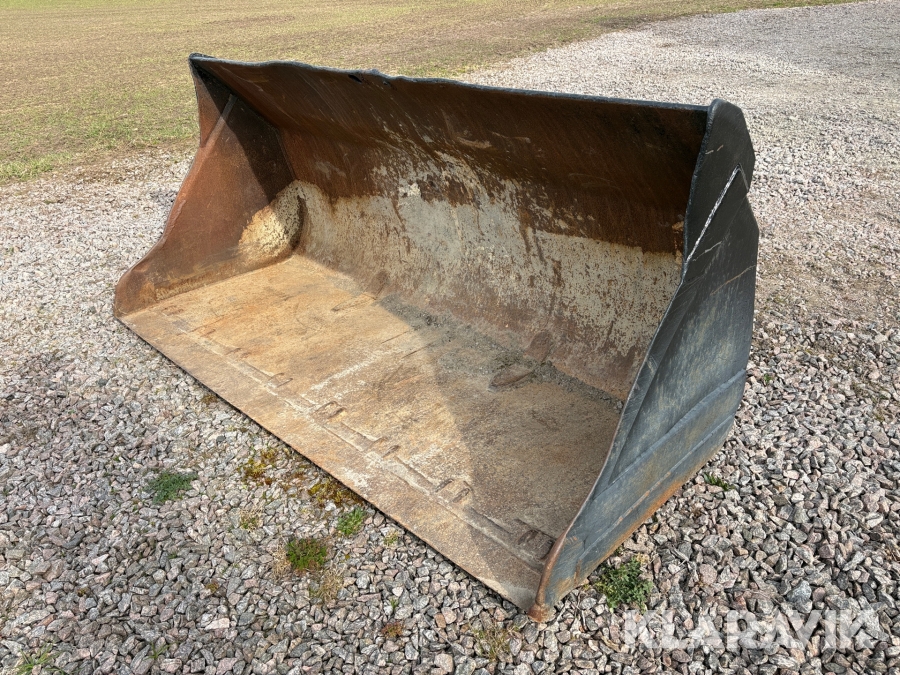 Skopa med gamla Stora BM-fäste