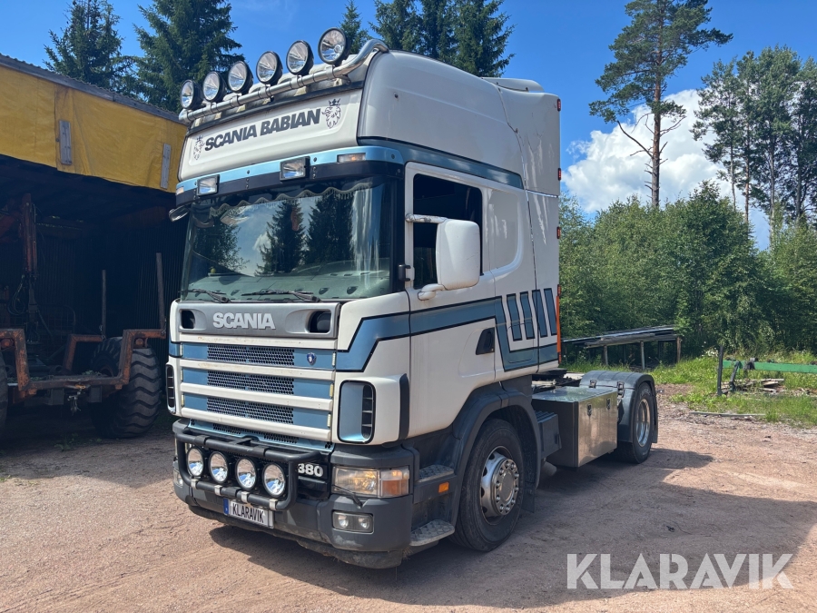 A-traktor Dragbil Scania 114 380 med maskintrailer