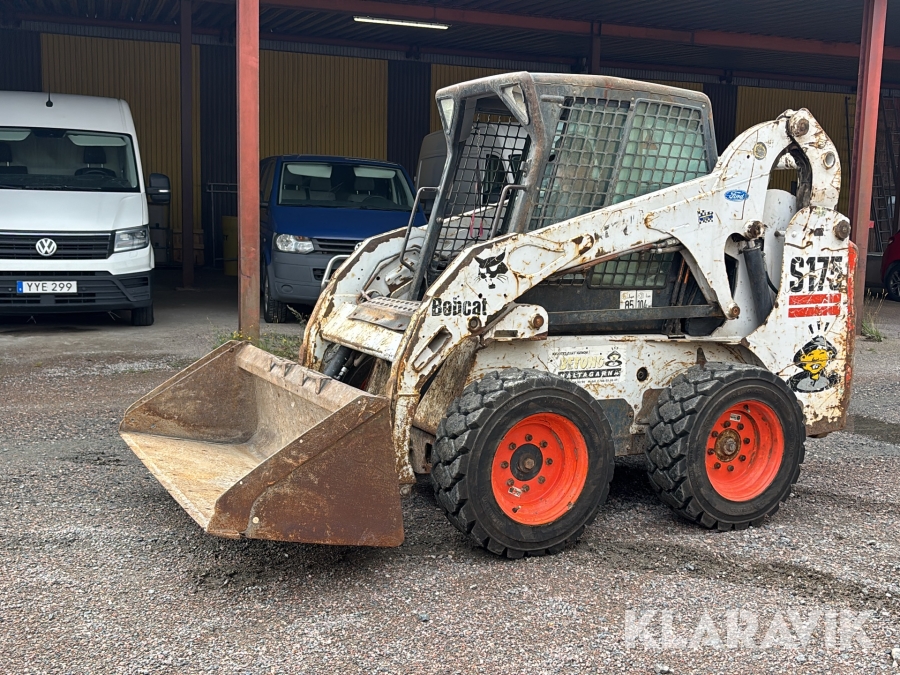 Kompaktlastare Bob S175 med skopa