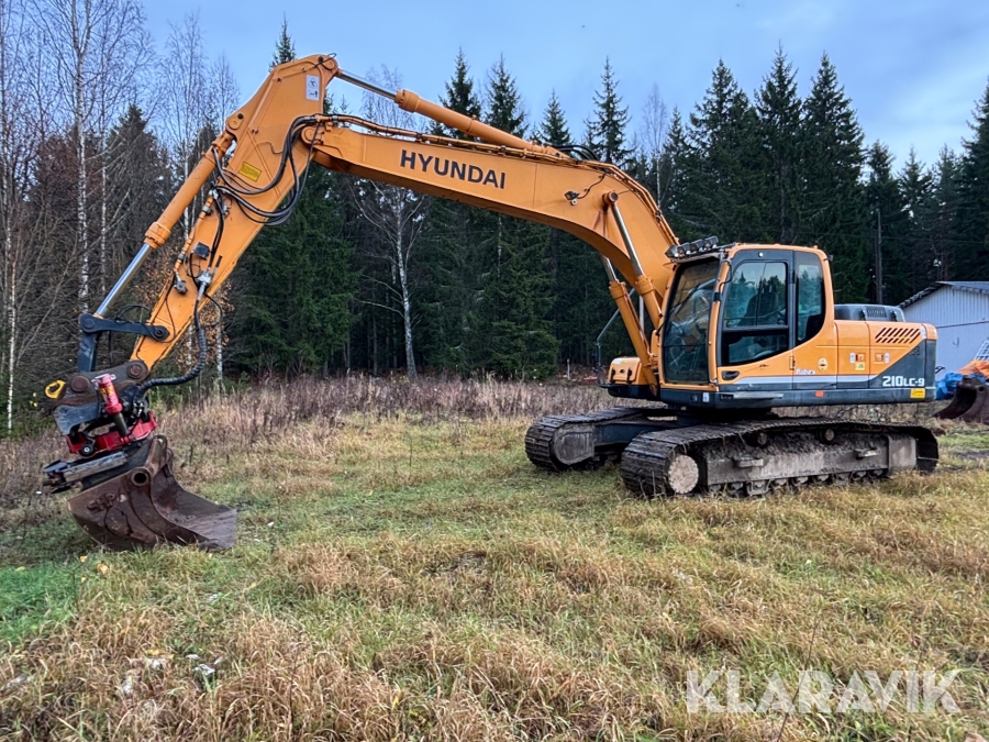 Grävmaskin Hyundai Robex 210LC-9 med tiltrotator och skopor