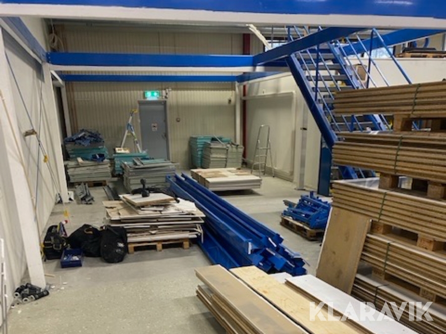 Entresolplan entresol Höjd 2,5 m / 74 kvm