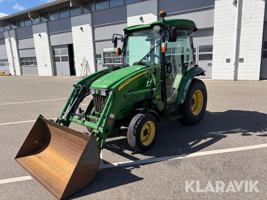 Traktor John Deere 3720