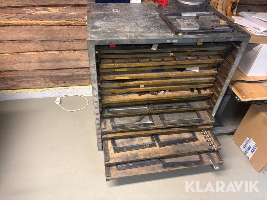 Monteringskast med monteringstillbehör