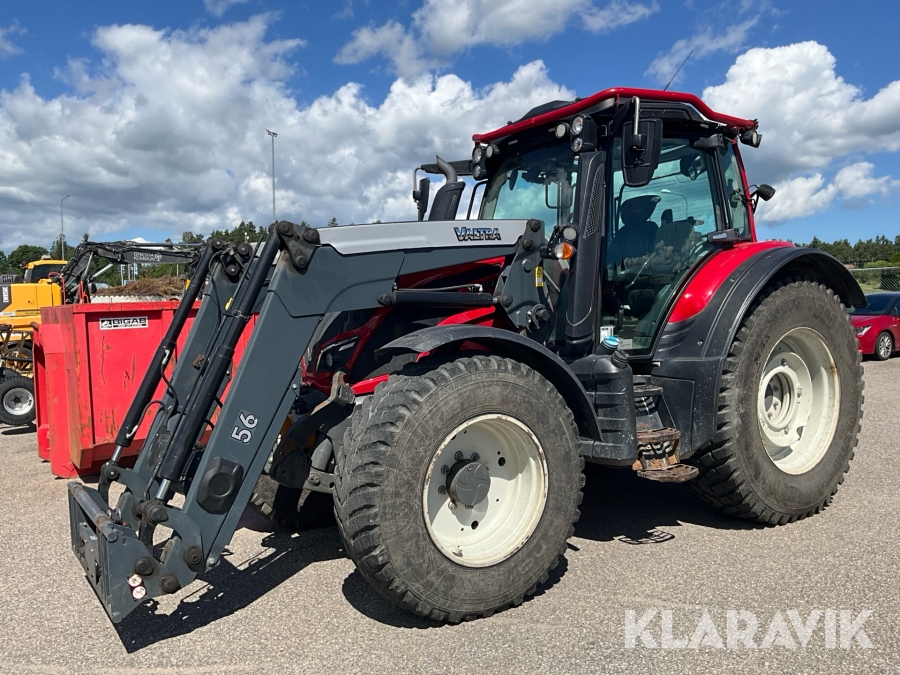 Traktor Valtra N134 TwinTrac med lastare