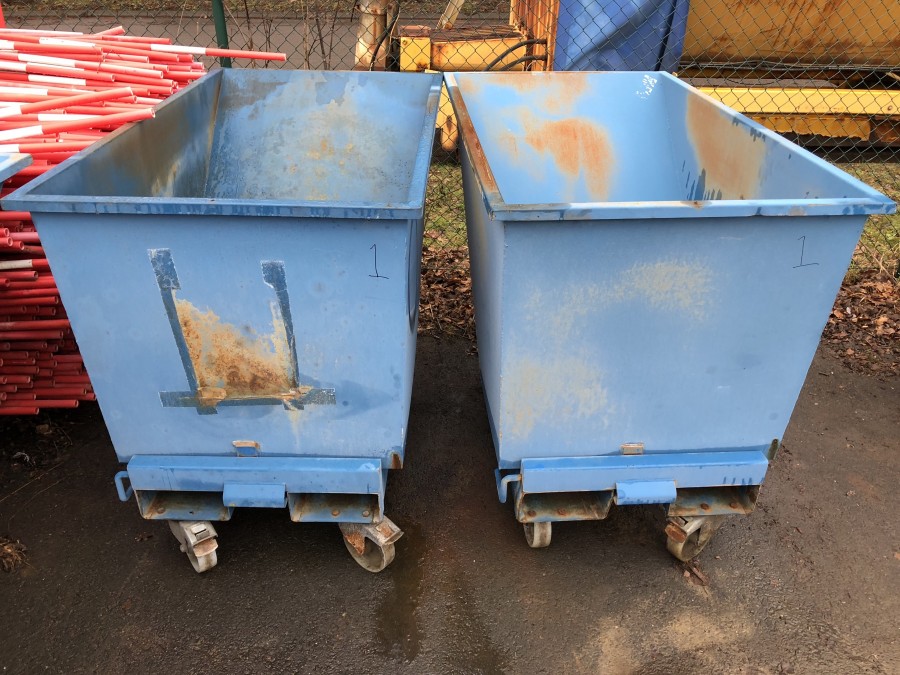 2 st Tippcontainer till truck