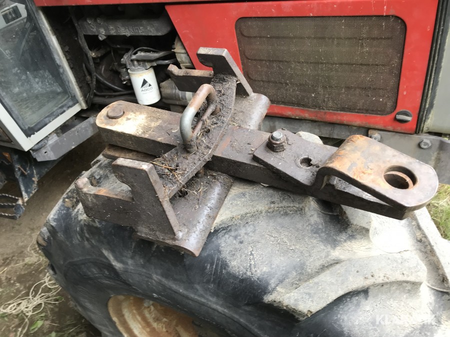 Traktor Massey Ferguson 375
