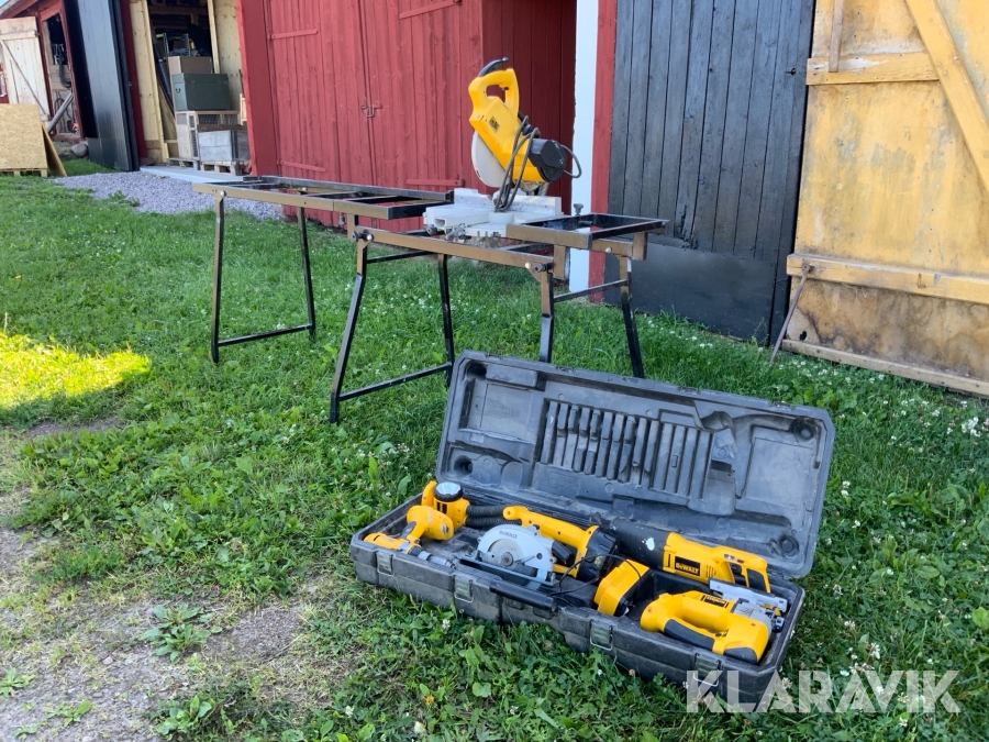Kap och gersåg Dewalt DW 700 med flera handverktyg