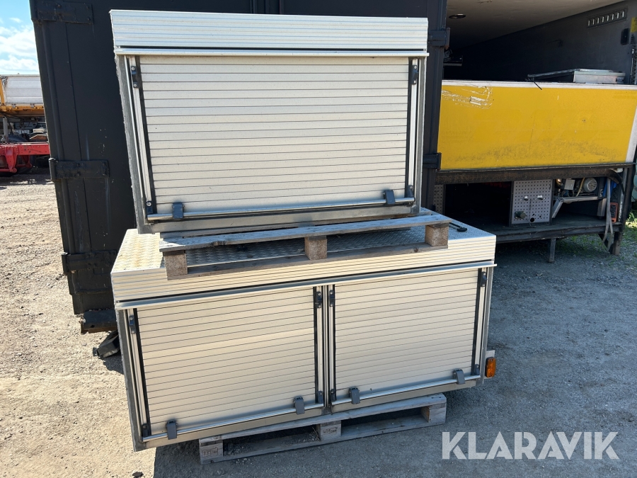 Vertygsskåp med jalusi 2 st