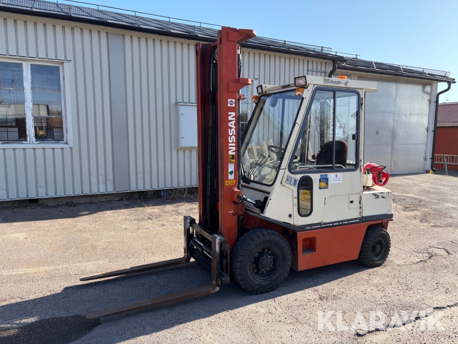 Gasoltruck Nissan Ph02