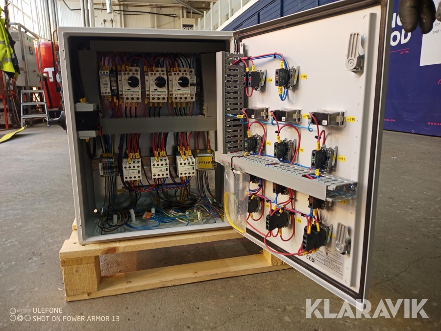 Tillbehörspaket Grundfos CUE pumpstyrskåp med tillbehör