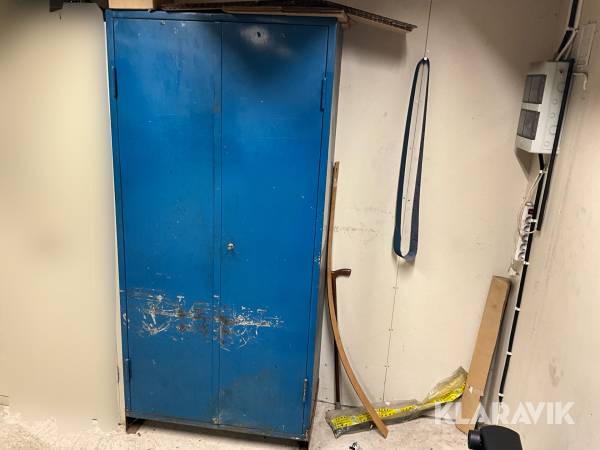 Industriskåp med 45 lådor