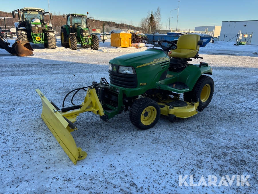 Gräsklippare/ redskapsbärare John Deere X595