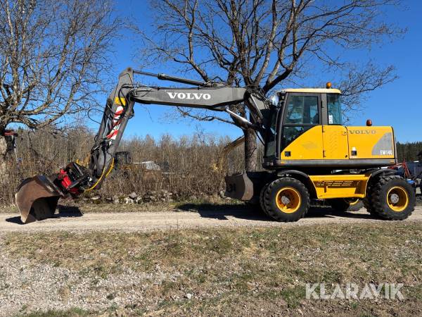 Grävmaskin Volvo EW140 med tiltrotator och skopa