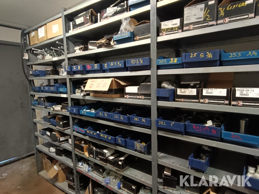 Parti med diverse slangar/anslutningar Hydroscand