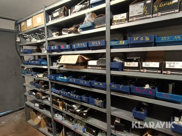 Parti med diverse slangar/anslutningar Hydroscand