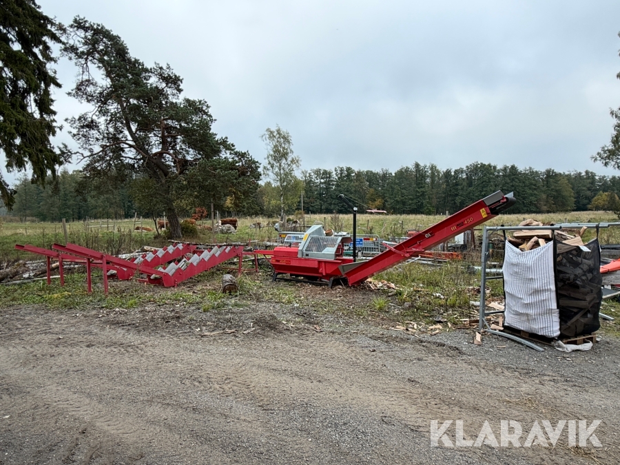 Vedmaskin/Vedprocessor Bala Agri 450 11 t med stockbord, hydrauliskt matarbord, säckhållare samt tillbehör