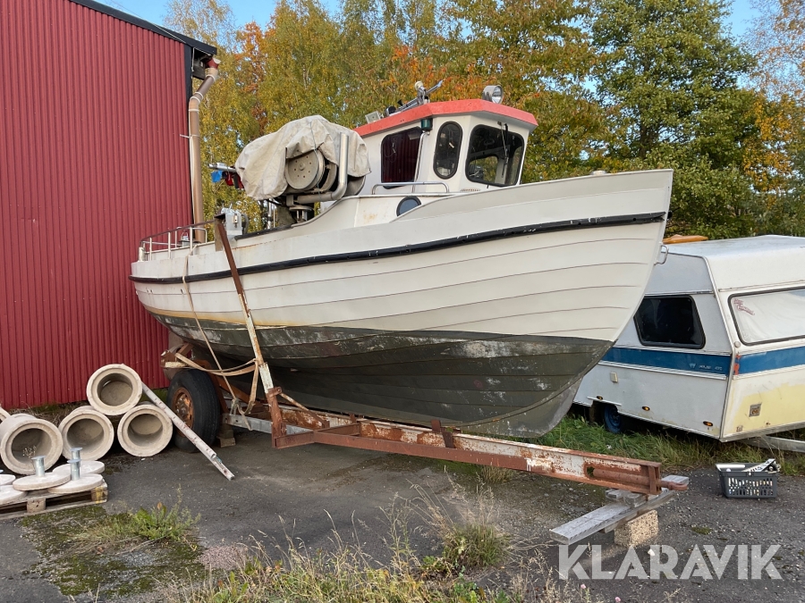 Fiskebåt Tuna med kärra
