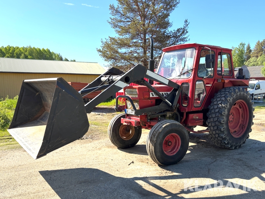 Traktor Volvo BM T 500 med tippvagn