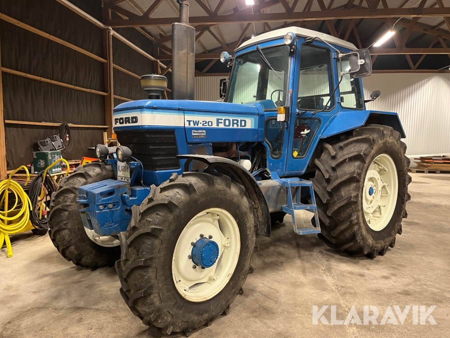 Traktor Ford TW-20