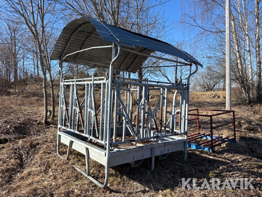 Foderhäck med låsbara fronter