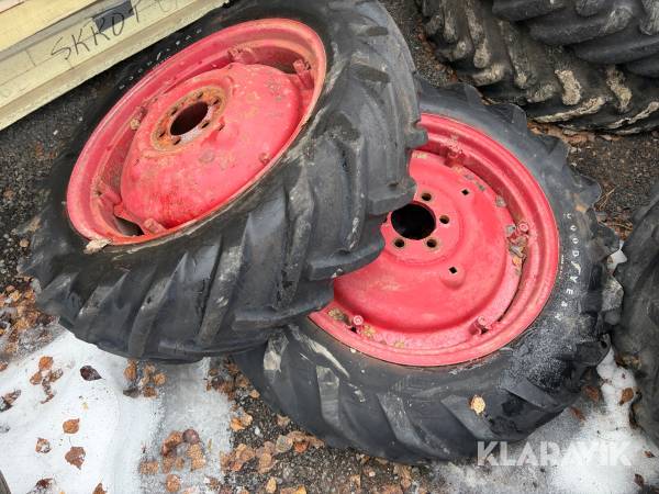 Däck med fälg 2st 10-28