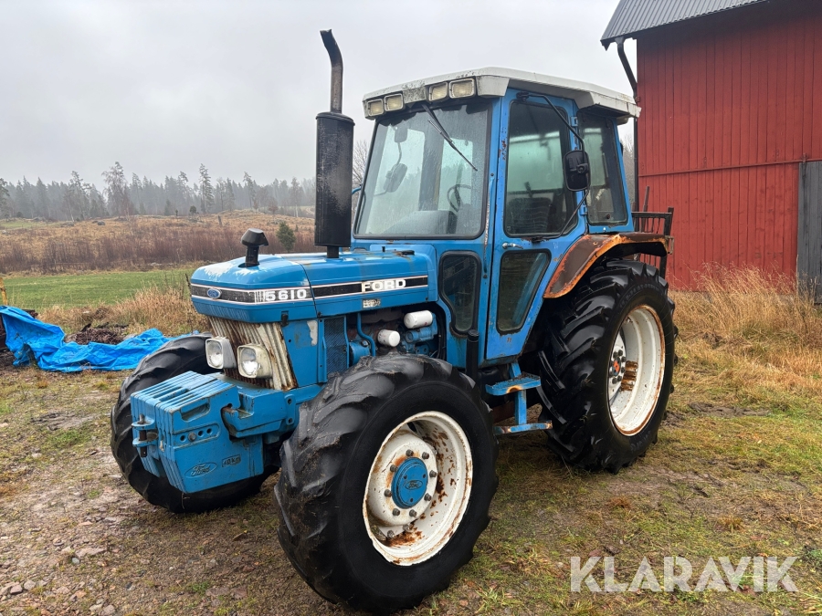 Traktor Ford 5610
