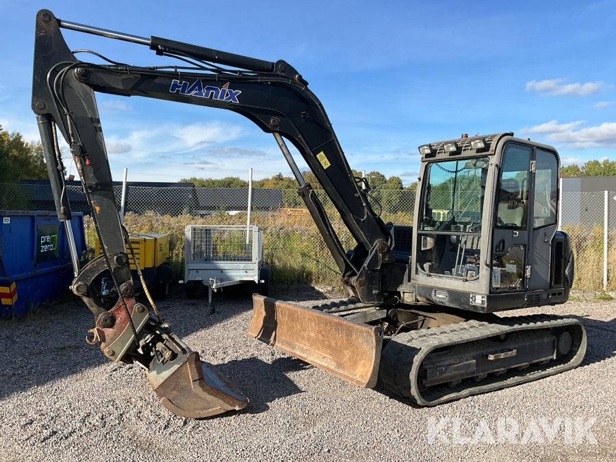 Grävmaskin Hanix H75C med skopor