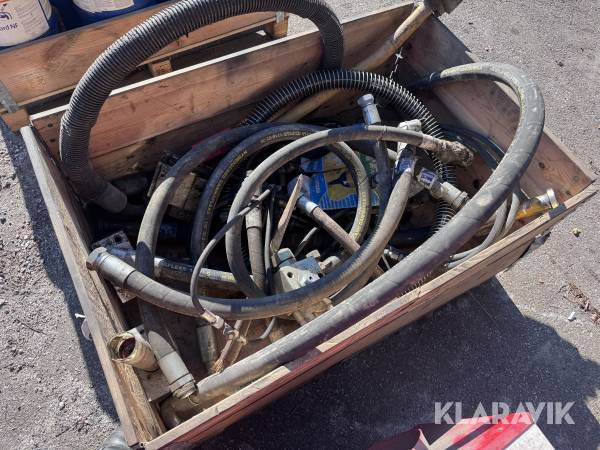 Diverse hydraulslangar och kopplingar