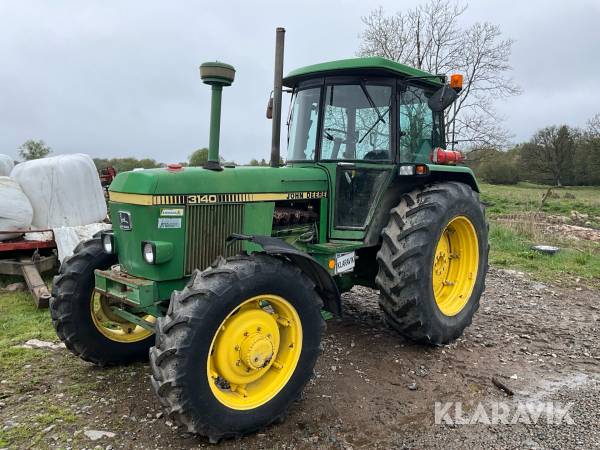Traktor John Deere 3140 MFWD